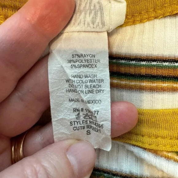 Funky Pink Crop Top Long Sleeve Size Small - Picture 2 of 7